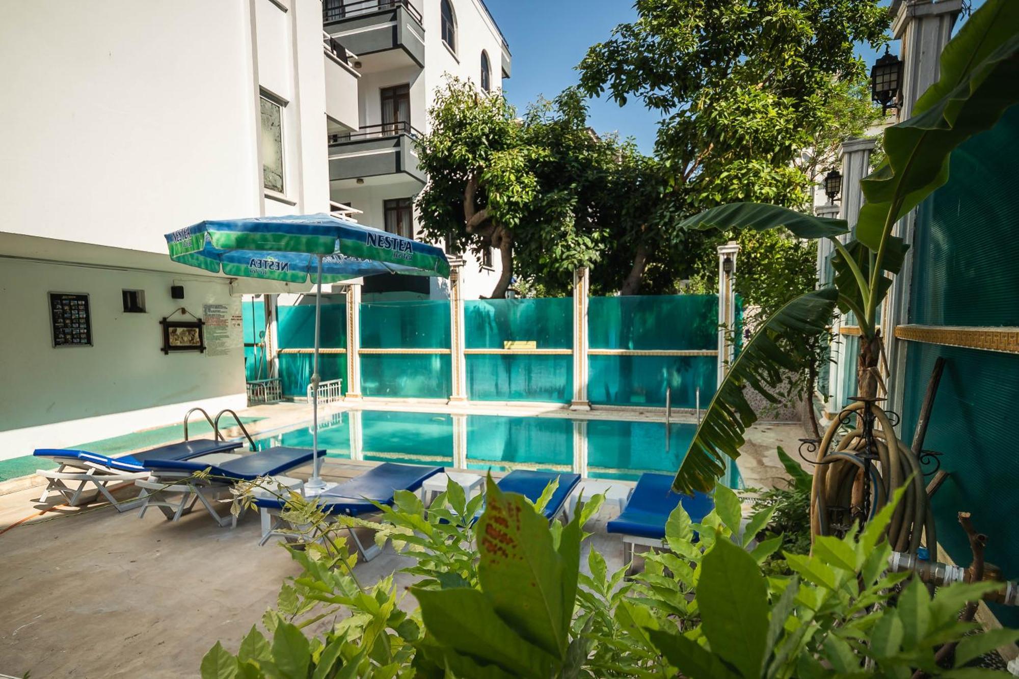 Behram Hotel Antalya Bagian luar foto