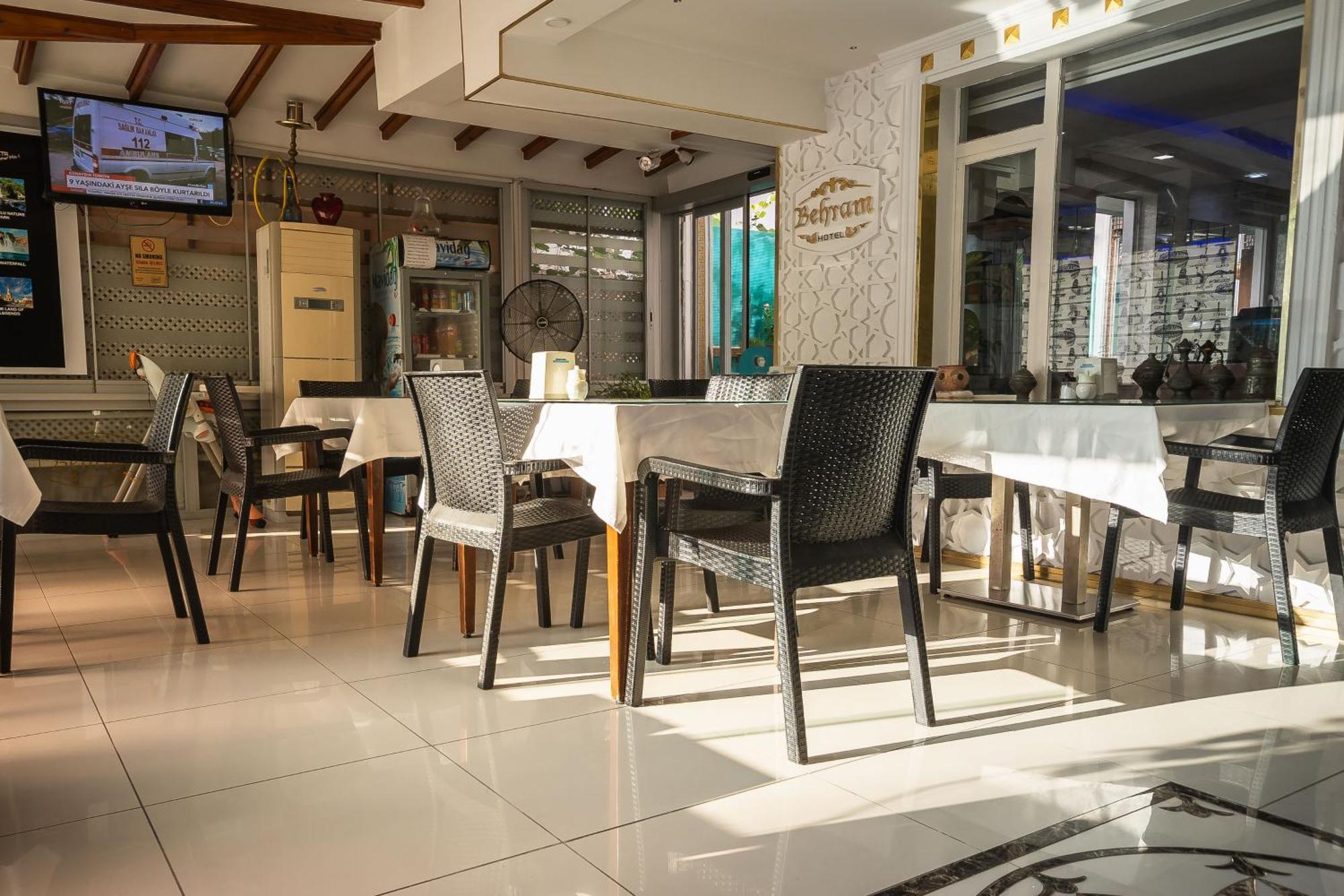 Behram Hotel Antalya Bagian luar foto