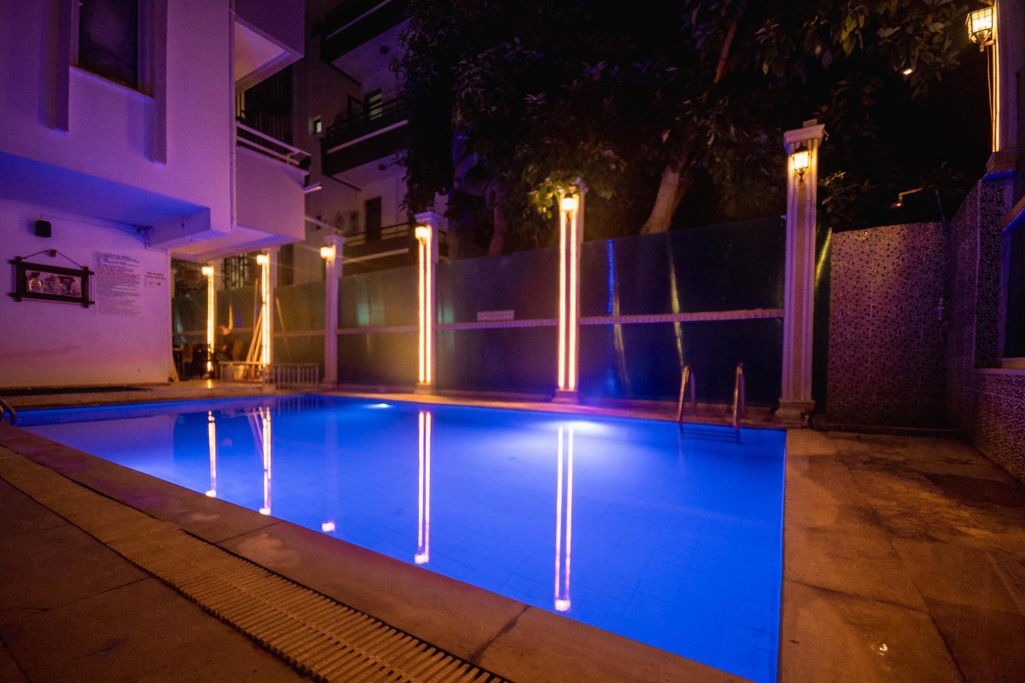 Behram Hotel Antalya Bagian luar foto