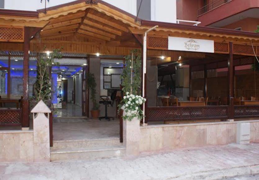 Behram Hotel Antalya Bagian luar foto